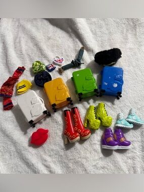 Bundle of iconic Bratz doll accessories